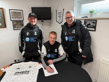 Archie Lang contract signing